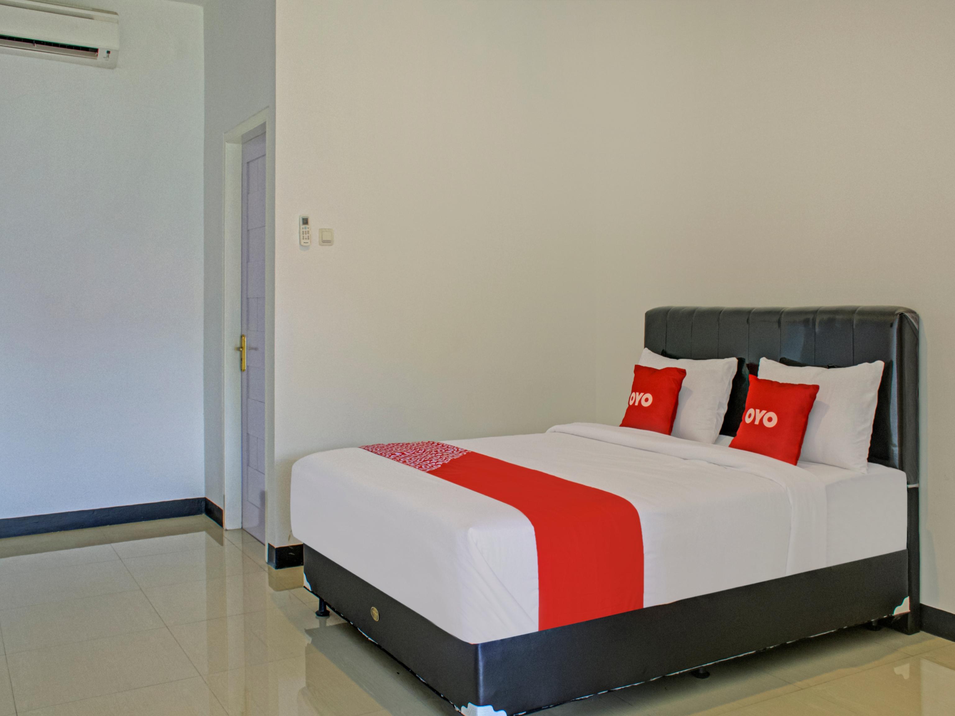 Oyo 3841 Wisma 25 Cilacap Bagian luar foto