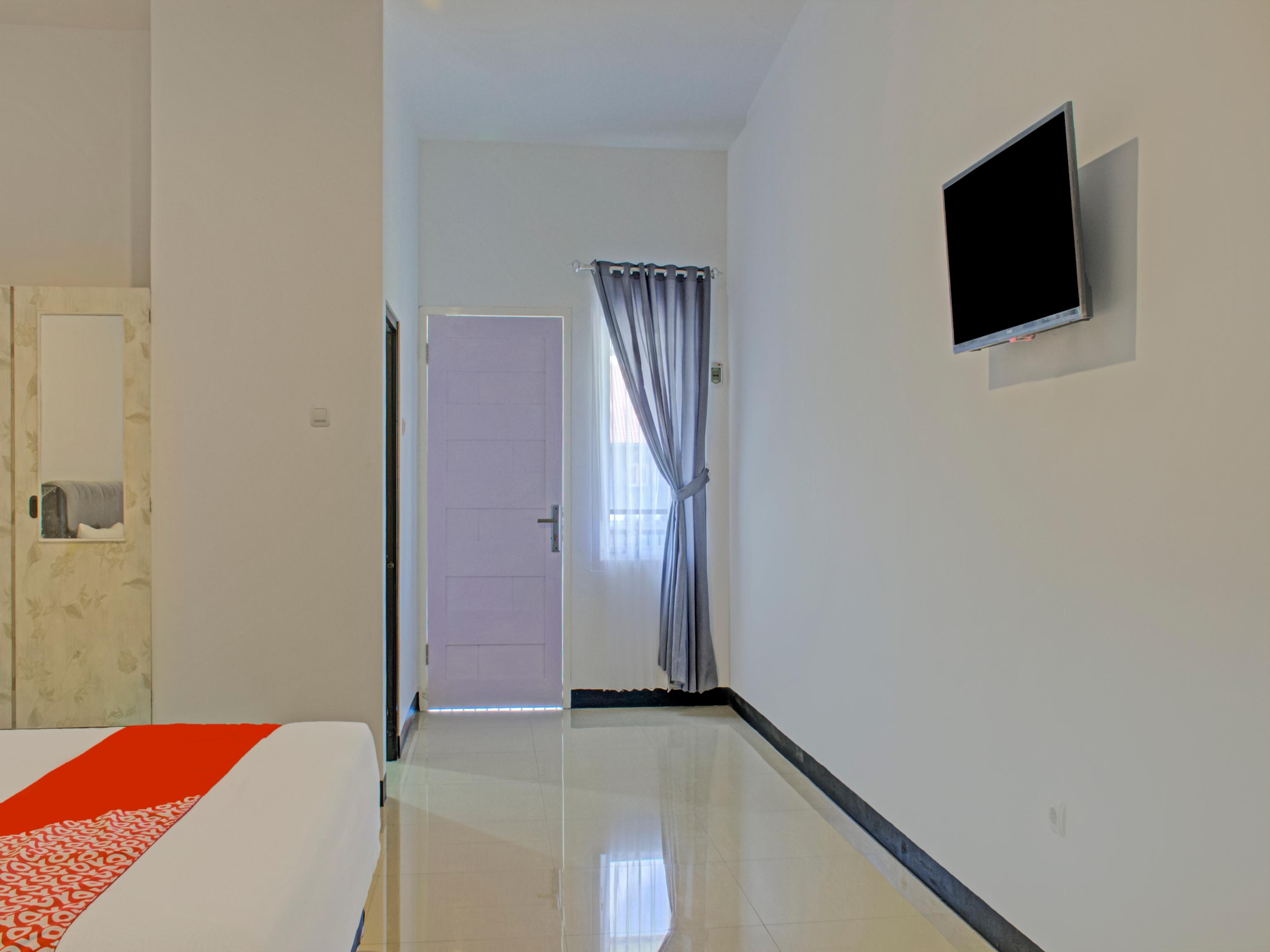 Oyo 3841 Wisma 25 Cilacap Bagian luar foto