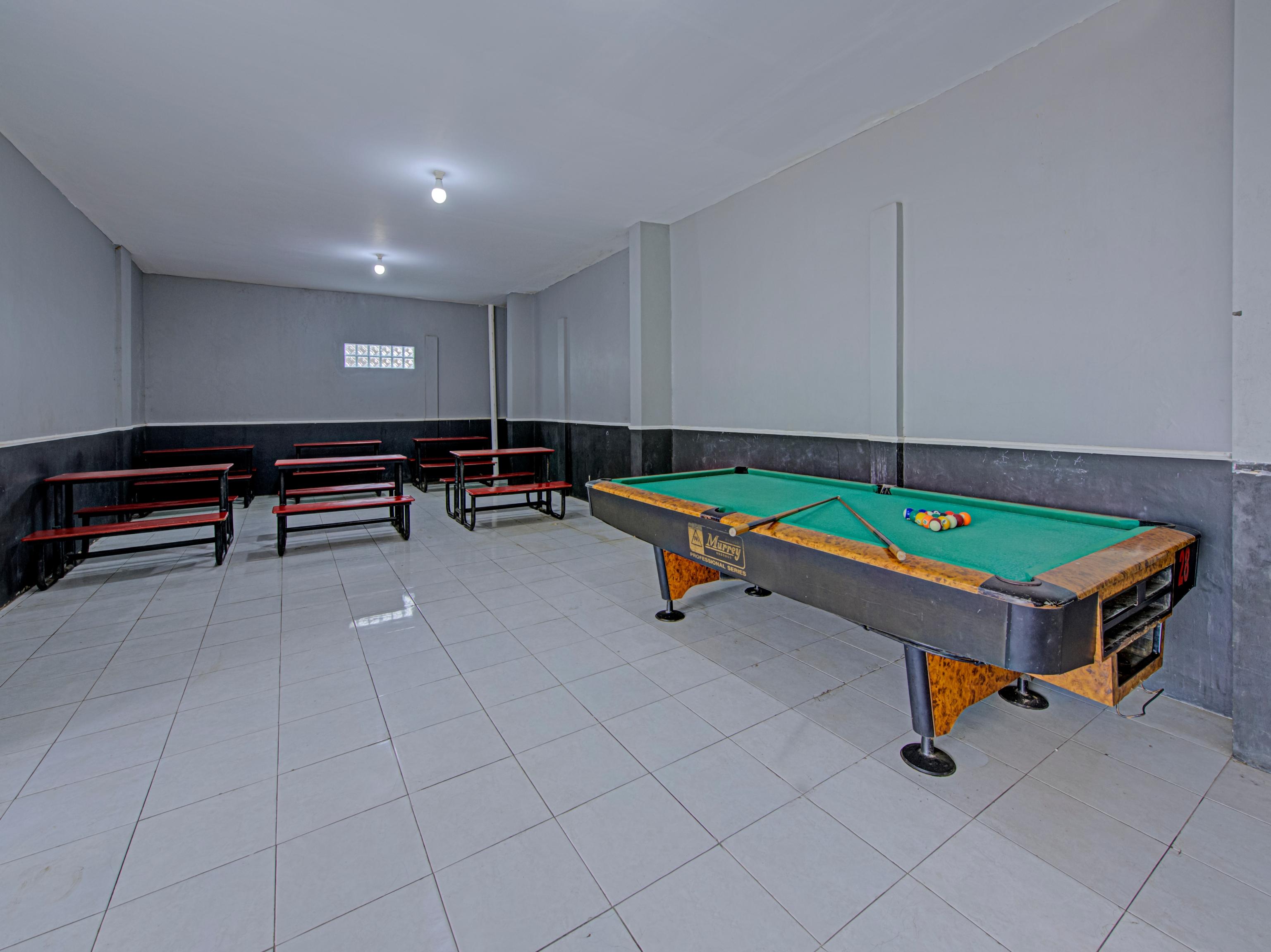 Oyo 3841 Wisma 25 Cilacap Bagian luar foto